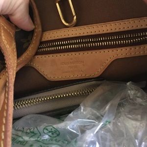 Authentic Louis Vuitton Monogram LV Batignolles